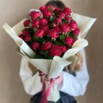 Букет пионовидных, бордовых роз